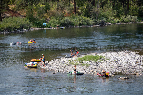 SRX TUBING THE RIVER 9