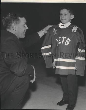 1966 Press Photo Spokane Jets General Manager Colin Kilburn With Fan Mark Wallen