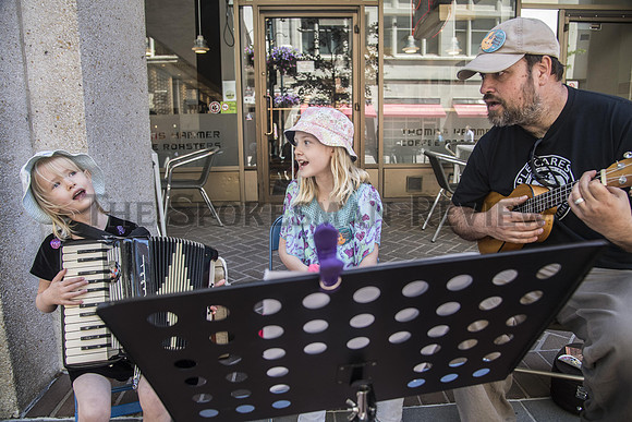 STREET MUSIC 1