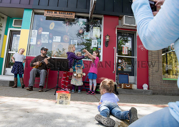 SRX_STREETMUSIC_001_TT