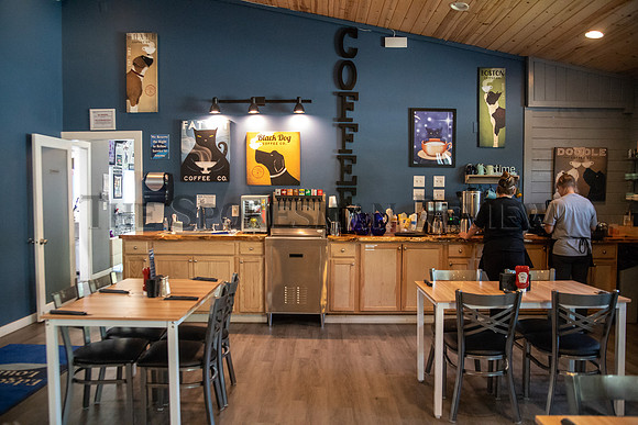 SRX EDGEWATER LOUNGE 12