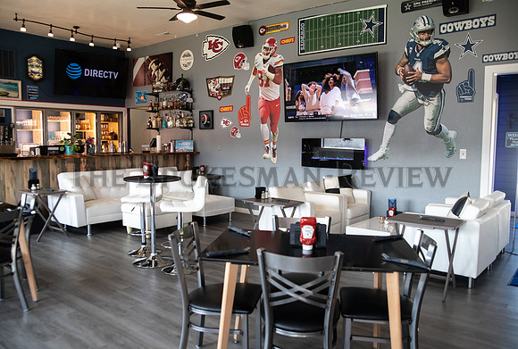 SRX EDGEWATER LOUNGE 8