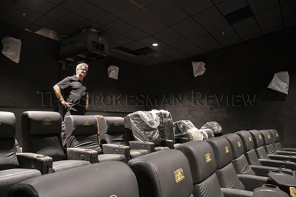 SRX MOVIE & DINNER THEATER 9