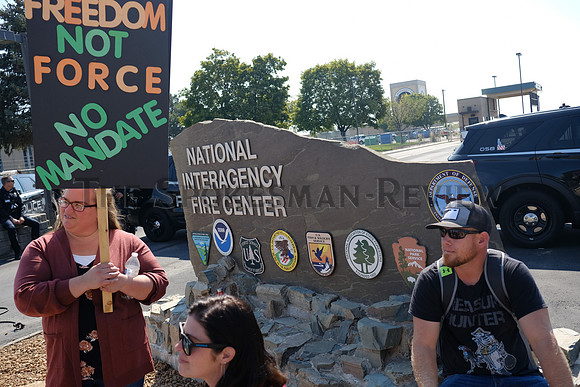 SRX_BIDENVISITPROTEST_005_tt