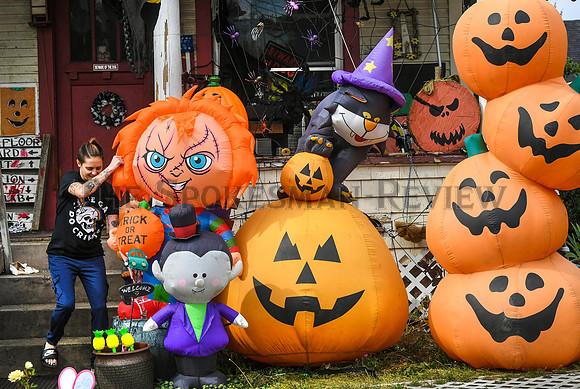 SRX  TONYA HALLOWEEN