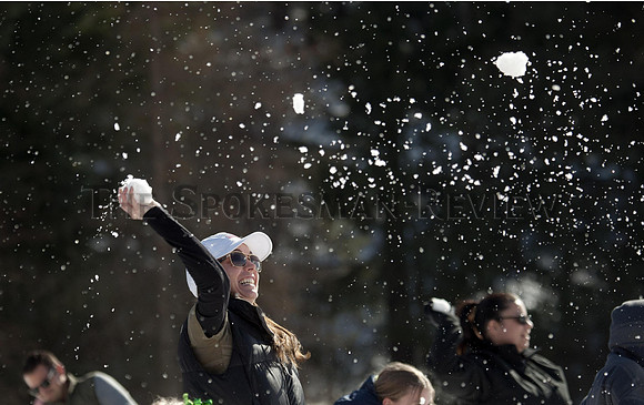 srx_CDA_snowball_fight_2_.jpg