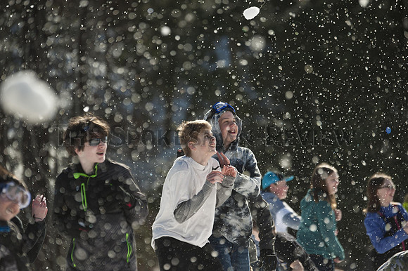 srx_CDA_snowball_fight_1_.jpg