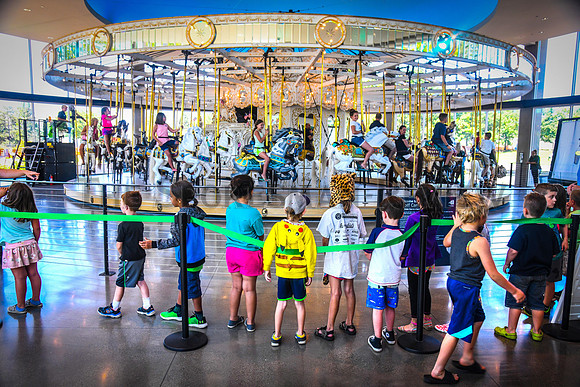 LOOF CAROUSEL