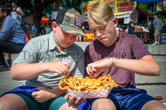 SRX_PIG OUT IN THE PARK 2