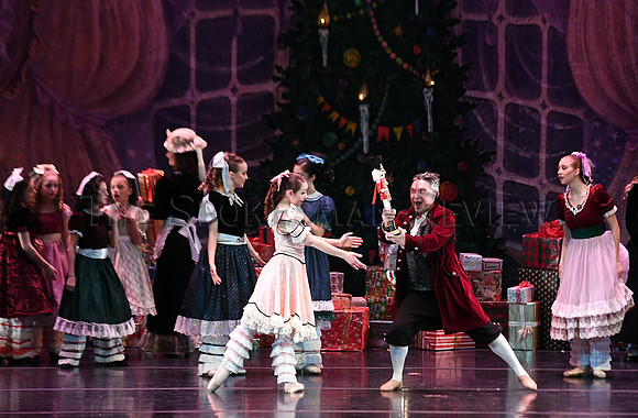 SRX_NUTCRACKER 4