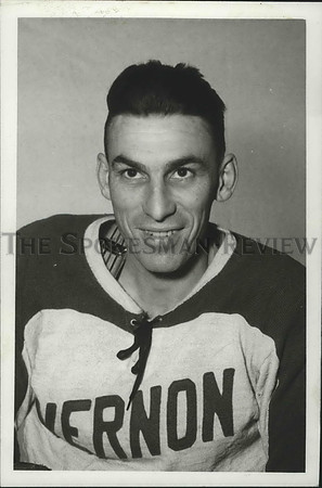 1954 Press Photo Spokane Flyers hockey player George Agar