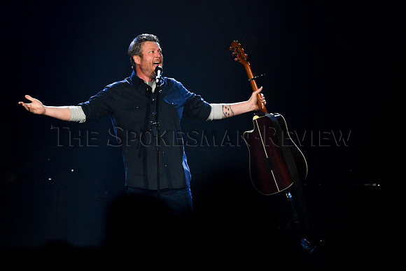 SRX_BLAKESHELTON_001_TT