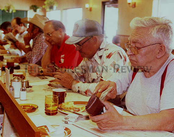 SPORTSMAN CAFE & LOUNGE