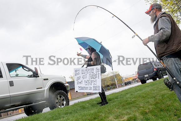 SRX_FISHINGPROTEST_010_tt