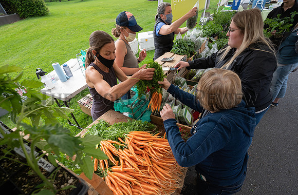 SRX_PERRY STREET MARKET OPENS