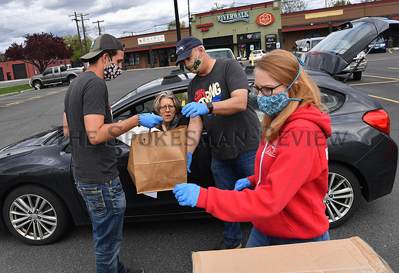 SRX_FOODHANDOUT_001_tt