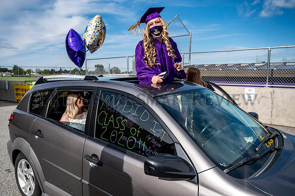 SRX_DRIVE THRU GRADUATION