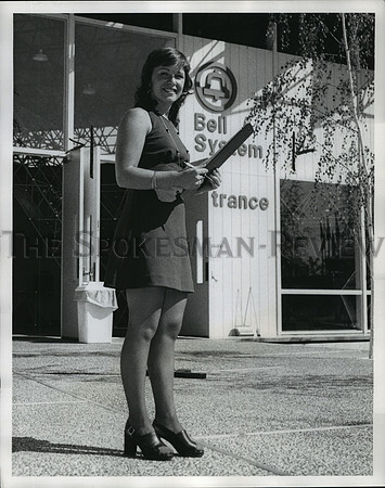 1974 Press Photo Lilac Festival queen Kelly Owens at Bell Pavilion Expo '74