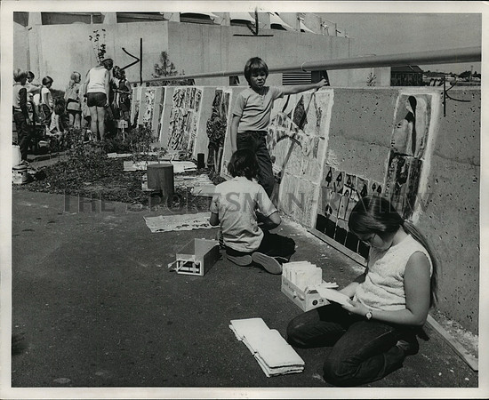 1974 Press Photo Youngsters at the Expo participating in Summerwalls program.