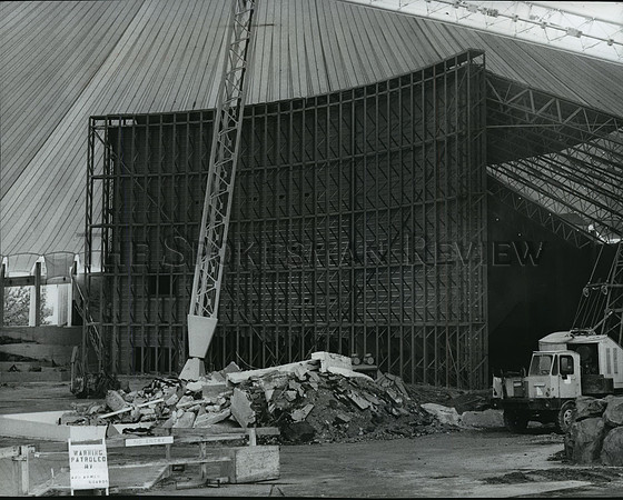 1976 Press Photo Construction underway in U.S. Pavilion Canopy for Ice Rink.