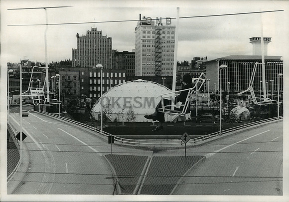 1974 Press Photo Expo's cross-site Sky Ride provides a view of city and fair.