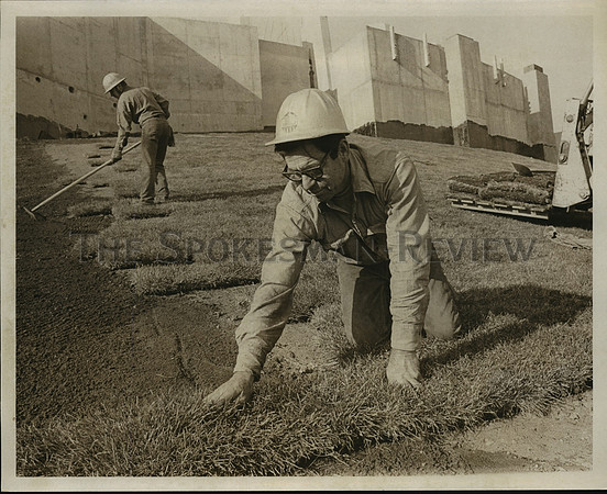 1974 Press Photo Sodding of the U.S. Pavilion Oct. 1. Expo '74 Construction.