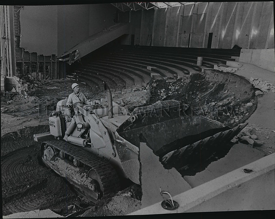 1976 Press Photo Tearing Up U.S. Pavilion from Expo 1974.