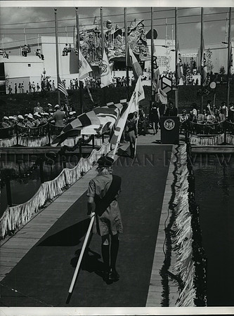 1974 Press Photo A Girl Scout carried Maryland's State flag to Expo ceremonies.