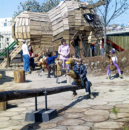 EXPO PLAY AREA