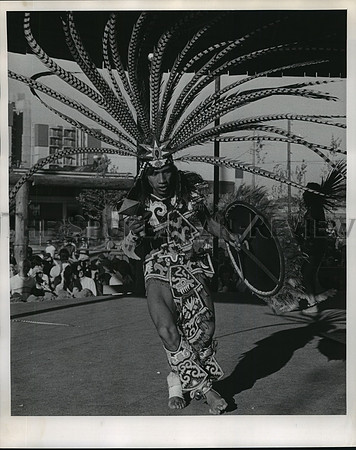 1974 Press Photo Native American dancer in full dress for Expo '74.