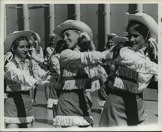1974 Press Photo The Shooting Stars of San Dimas perform at Expo '74 in Spokane