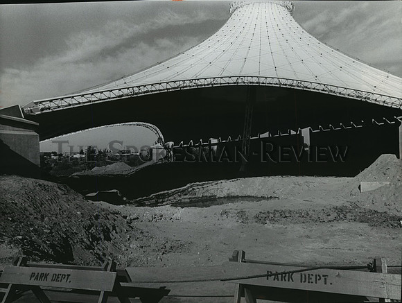 1976 Press Photo Spokane, Washington-Tearing Up U.S. Pavilion from Expo 1974.