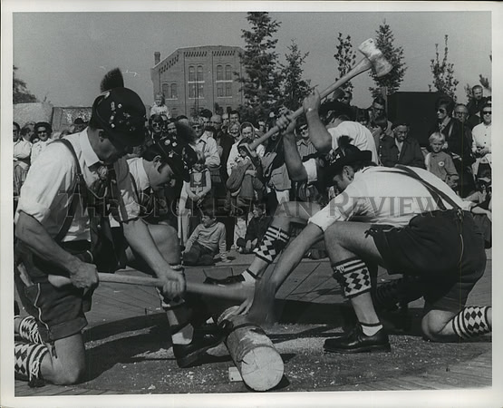 1974 Press Photo A lumberjack competition during Expo '74 in Spokane