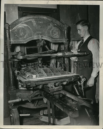 1940 Press Photo Carl Blanford shown with press installed in Whitworth College