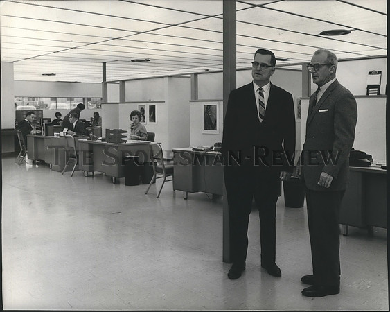 1966 Press Photo Manager Jesse McKerney With Coordinator Alex McKenzie