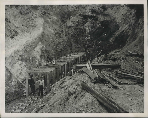 1952 Press Photo Retimbering operations at old Copper King tunnel on Eagle Mount