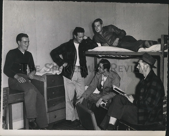 1946 Press Photo WG Gee et al former military men enrolled at Farragut College
