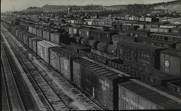 1946 Press Photo Spokane yards of the Great Northern at Hillyard- On Strike