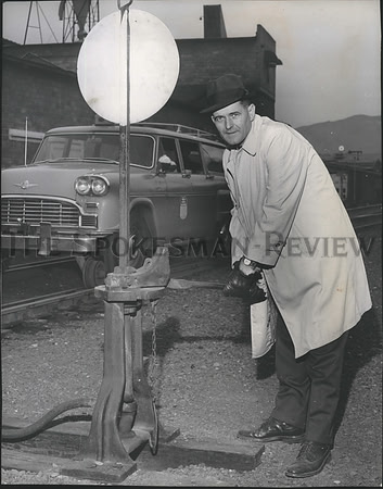 1966 Press Photo Camas Prairie Railroad Manager Joseph Harwood, throws switch