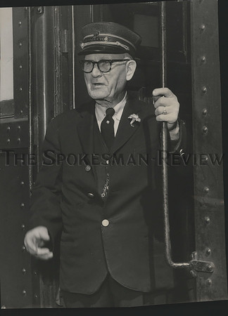 1953 Press Photo E.A. Harris, Northern Pacific Conductor