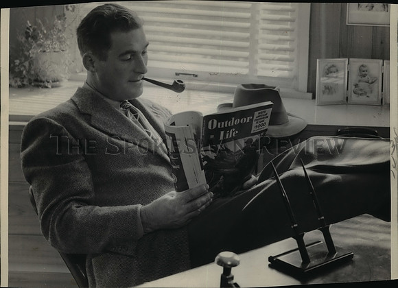 1955 Press Photo Jim Parsons-Tourists are real gravy.