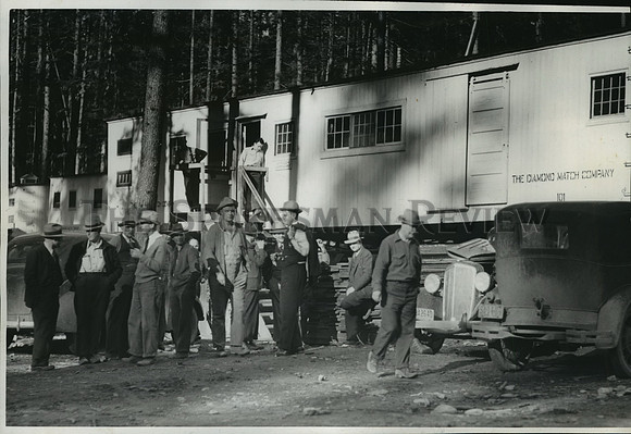 1930 Press Photo Workers of Diamond Match Company