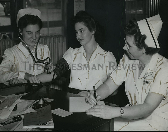 1940 Press Photo Whitworth College nursing arts students take part in exam