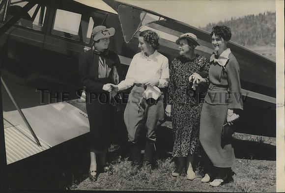 1936 Press Photo Women air pilots in Spokane for women's air meet, Felts Field