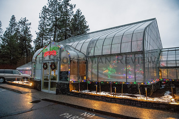 SRX HOLIDAY LIGHTS AT GAISER 9