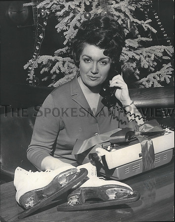 1967 Press Photo Ice Capades staff member, Miss Annetta Smith of Spokane