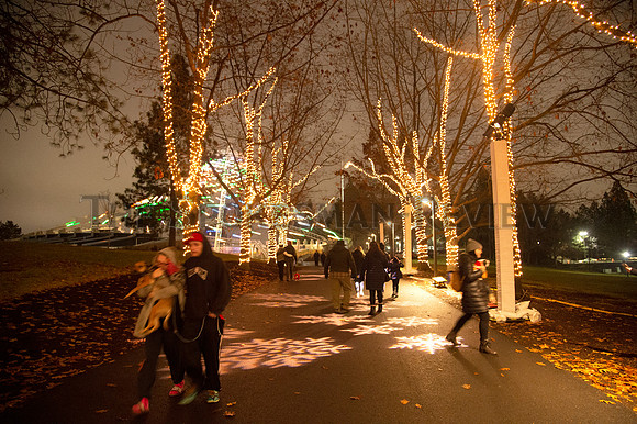 SRX RIVERFRONT PARK LIGHTS 8