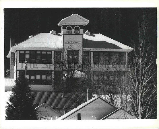 1990 Press Photo The Elk River school building exterior, Kellogg District, Idaho