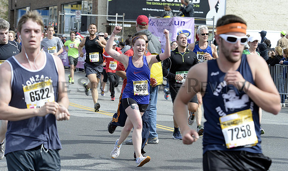 BLOOMSDAY 14 FINISH CROWD 2